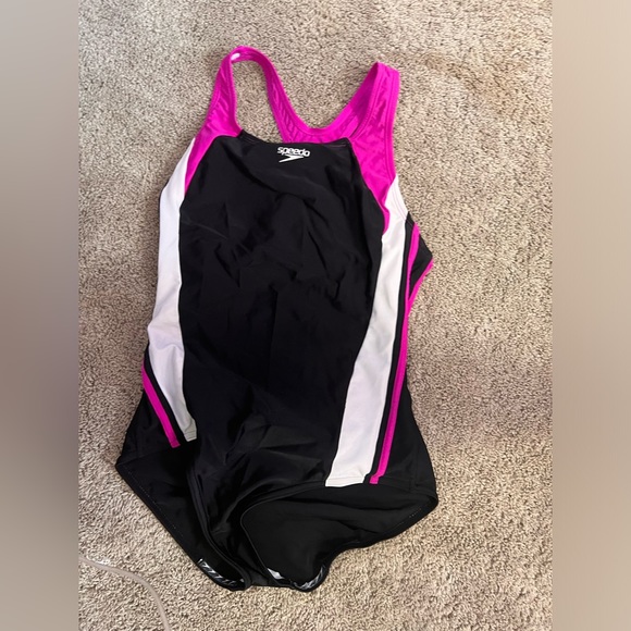 Speedo Swim. Girls 10/12 - Picture 2 of 2